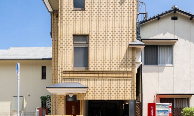 Nakano Cho House | 2 buildings 11 people station square 3 minutes /Takamatsu Kagawa
