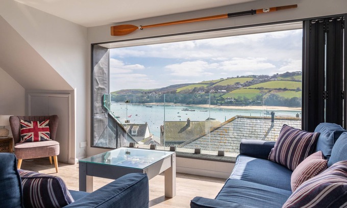 Salcombe Cottage | 2 Church Hill House