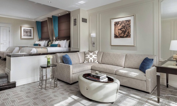 Las Vegas Hotel | 2 Connecting Suites at a 5⭐️ Hotel
