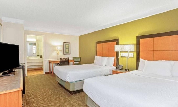 Orlando Hotel | 2 Double Deluxe | La Quinta Orlando | Near Orlando Parks & MCO | 2 Units