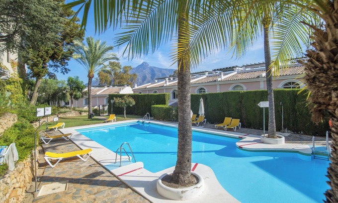 Marbella Apartment | 2 -edroom Apartment next to Porto with Mountain View, Pool, Wi-Fi & Garden