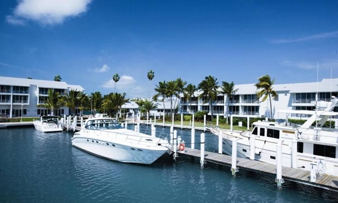 Captiva Apartment | 2 Elegant 2BR Villas by the Marina w/Direct Access to Boating Adventures