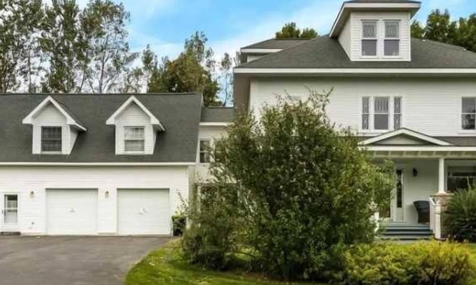 Williamsburg Apartment | 2 Ensuite Apartment w/Garage Dogs OK