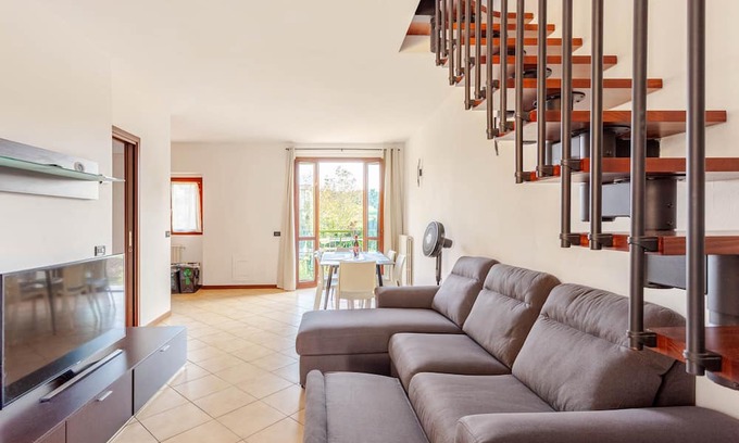 Osmate Apartment | 2' from Lake Monate, 5' from JRC, Free Park, WiFi