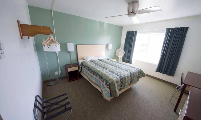 Fairbanks Apartment | 2 GIG Internet Backed WiFi Rewak Studios Near Airport and University!