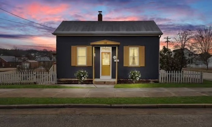 Hermann House | 2 Guesthouses, One Location! The Shanty & The Shed, Hermann Mo-Sleeps 4-8