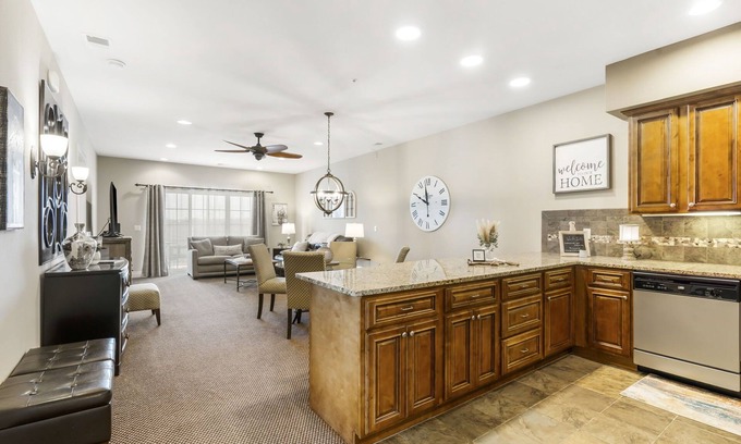 Branson Condo | 2 HUGE LUXURY Condos w/Pool & Elevator! Fun! Rec PLEX!12 Min To SDC and TR LK!