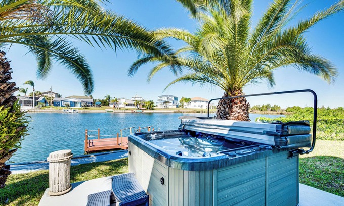 Spring Hill House | 2 Mi to Beach: Canal-Front Home in Hernando Beach