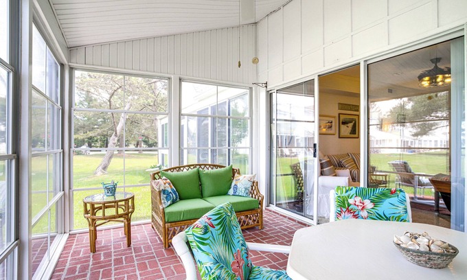 Selbyville Apartment | 2 Mi to Beach: Gem w/Enclosed Patio in Selbyville