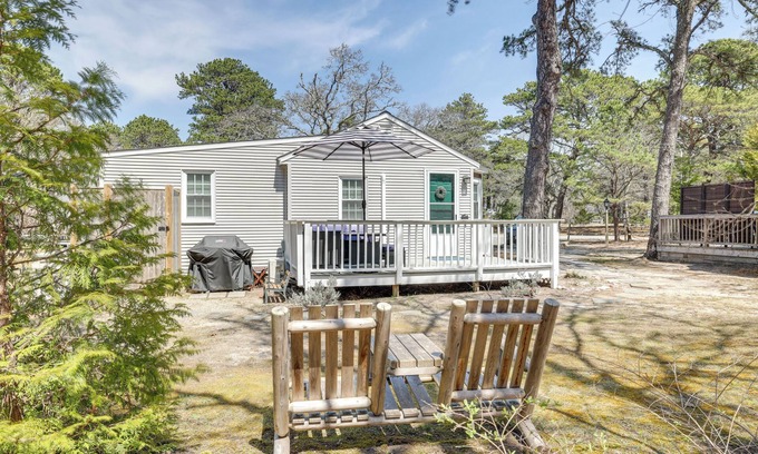 Wellfleet Cottage | 2 Mi to Coastline: Cozy Wellfleet Escape w/Deck