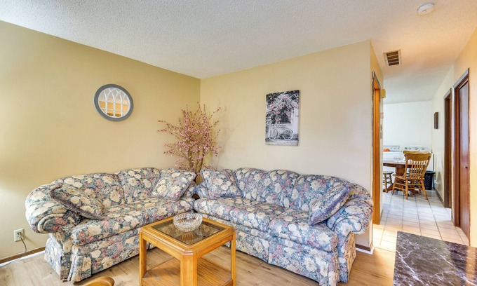 Hutchinson Apartment | 2 Mi to Kansas State Fairgrounds: Cozy Apartment!