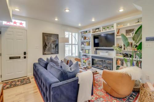 Le Droit Park House | 2 Mi to National Mall Stunning Townhome with Patio!