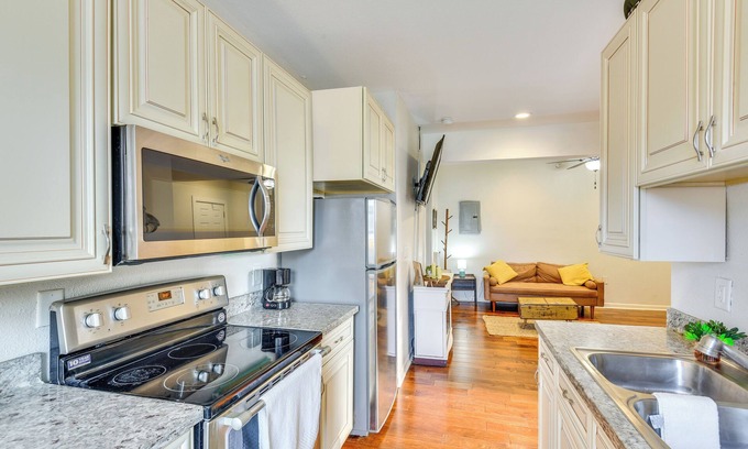 Sawyer Apartment | 2 Mi to Warren Dunes - Bright Sawyer Apartment!