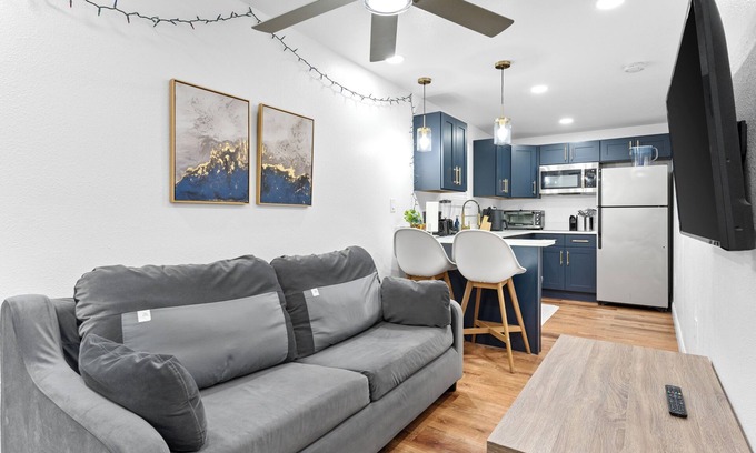 Ybor City Apartment | 2 Miles From Downtown Tampa