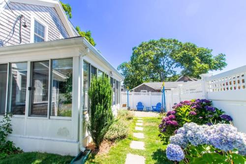 Harwich Port House | 2 Min Walk to the Ocean Central A C
