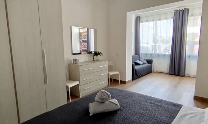 Fiumicino House | 2 minutes from the sea and all services. 9 minutes by car from the airport