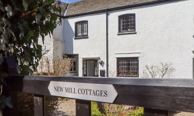 North Bovey Cottage | 2 NEW MILL COTTAGES, pet friendly, with open fire in North Bovey