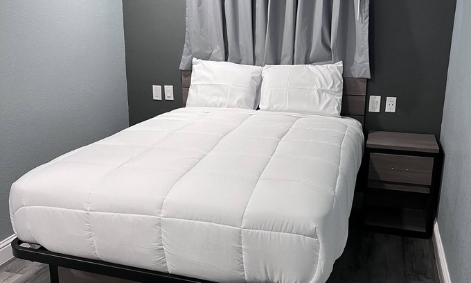 Westside Santa Cruz Hotel | 2 Room Suite - Indoor Pool and Spa - Walk to the Boardwalk - No Cleaning Fee!