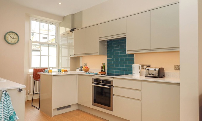 Teignmouth Cottage | 2 Sea Otter House