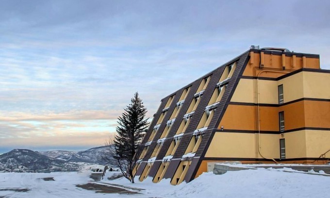 Steamboat Springs Apartment | 2 Serene Rooms Perfect for Family Getaway! Panoramic View | Indoor Pool