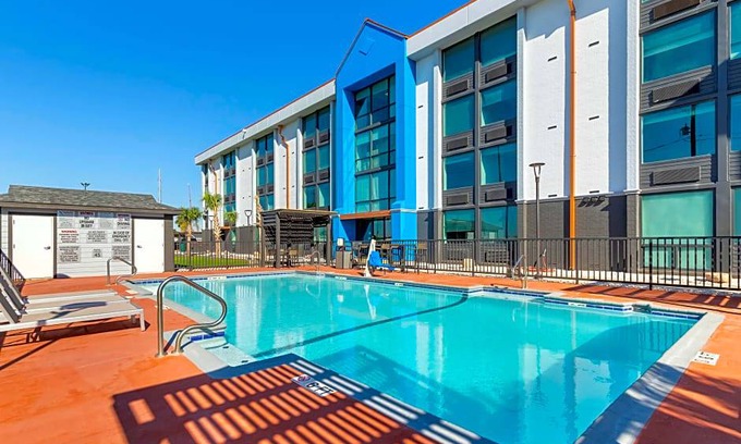 Central City Hotel | 2-Star Hotel ∙ Best Western Corpus Christi Airport Hotel