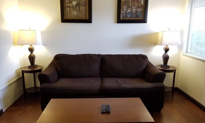 Page House | 2 Story 2 Bedroom Townhome Suite