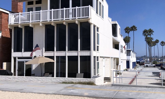 Balboa Peninsula Apartment | 2 Story Large Beachfront Apt, Ocean View