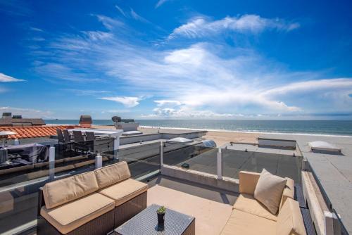 Santa Ana Heights House | 2 Story Oceanfront Patio and Ocean Views on 59th St