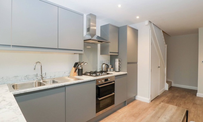 Cinderford Cottage | 2 The Old School