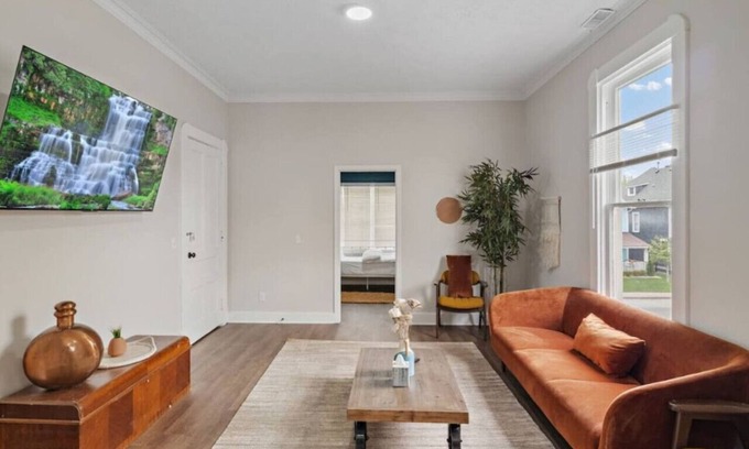 Herron Morton House | 2 Units Combined| Historic 5BR|2 Living|2 Kitchens