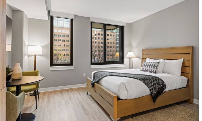 Navy Yard Hotel | 2 Units | Spacious Family Getaway | Stay Near Smithsonian & National Gallery