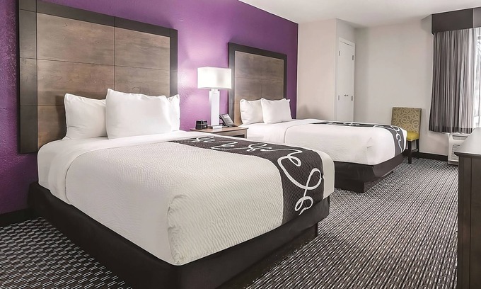 Myrtle Beach Hotel | 2 x 2 Double Beds Deluxe Rm at La Quinta Inn by Wyndham Myrtle Beach-N Kings Hwy