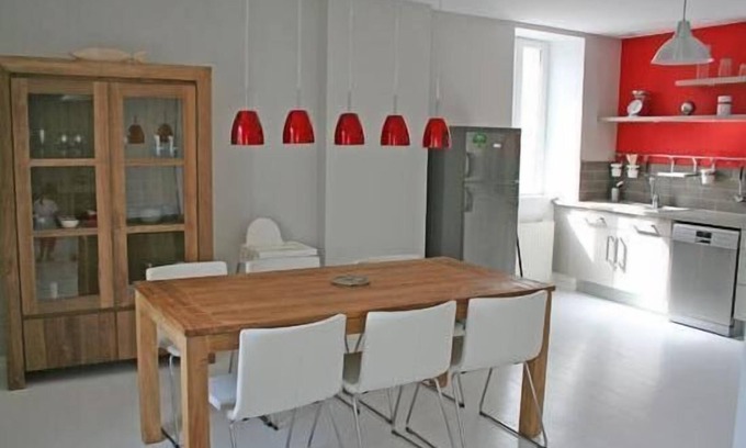 Port-en-Bessin-Huppain House | 20 METERS FROM THE PORT, boats, restaurants. Spacious house. Private parking.