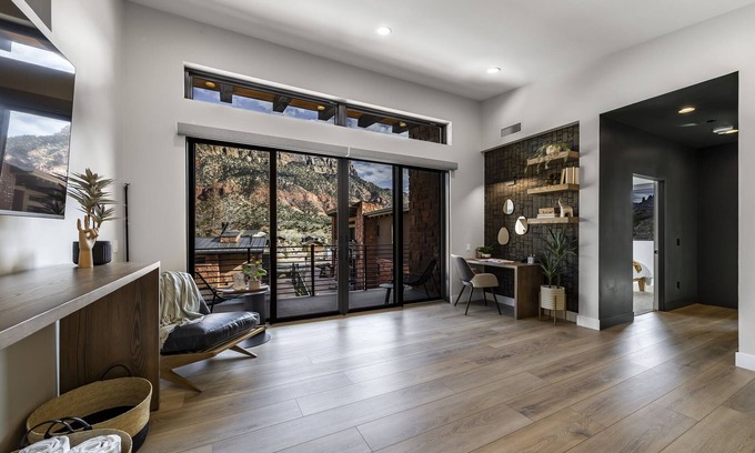 Zion National Park South Entrance Villa | 200 LaFave-Luxury Villa at Zion: Johnson Mountain
