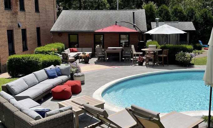 Buckingham Lake - Crestwood Other | 200 yr old Historic Farmhouse in Walkable City Neighborhood - 35 min to Saratoga