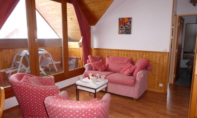 Les Contamines-Montjoie Apartment | 200m from ski lifts, 3rd floor, balcony, parking, tv, ski locker, 53m², Les Contamines-Montjoie
