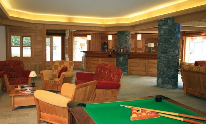 Saint-Chaffrey Apartment | 200m from ski slopes, fitness, swimming pool, terrace, balcony, tv, ski locker, 33-38m²