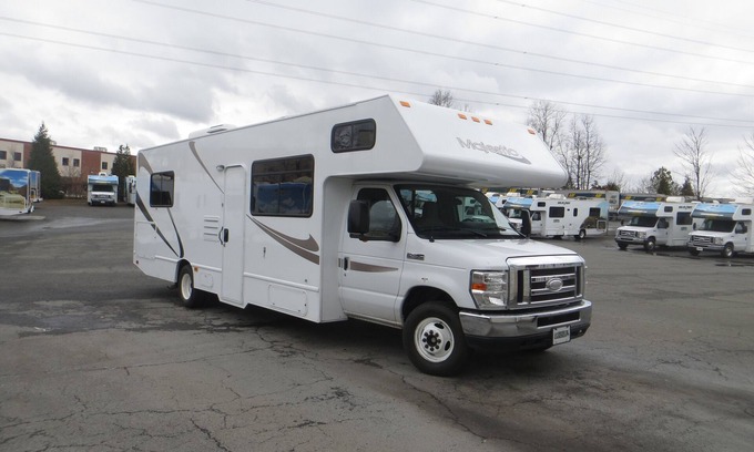 Jim Thorpe House | 2015 Motorhome - 30 feet - sleeps 5 - "SoJourner"