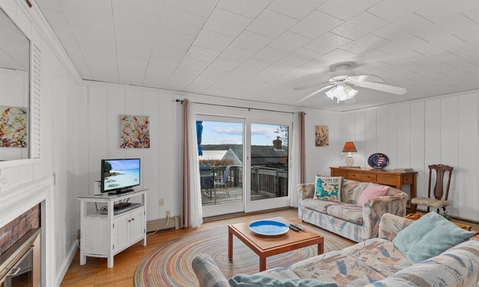 Eastham Condo | 2025 Mate's Quarters: 2-Bed Condo w/Water Views of Town Cove, Pet Friendly!