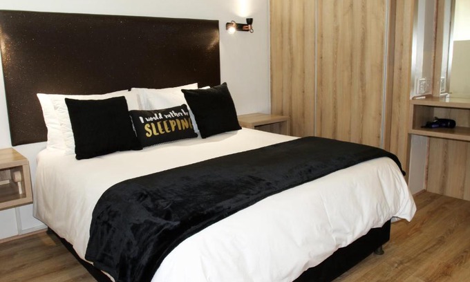 Mouille Point Hotel | 205 New Cumberland