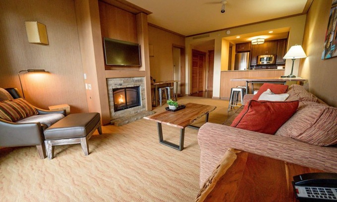 Cle Elum Condo | 2066 🏔🏌🏻Unique ONE Bedroom condo with full kitchen & private patio!
