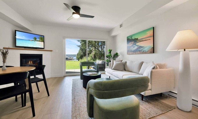 Hornby Island Apartment | #215 Coho at Hornby Island Resort