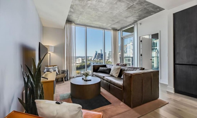 Rainey Street Historic District House | 21st FL 2BD Condo-Rainey St-Best views