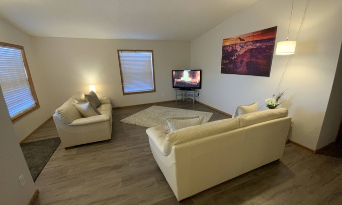 Three Hills House | 22 Cherry Lane SE Suite C 2 Bedroom 1 Bath Sleeps 10, Main Floor, Three Hills