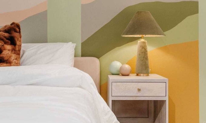 St. Anthony West House | 221 Club/WALK to the BEST NE restaurants