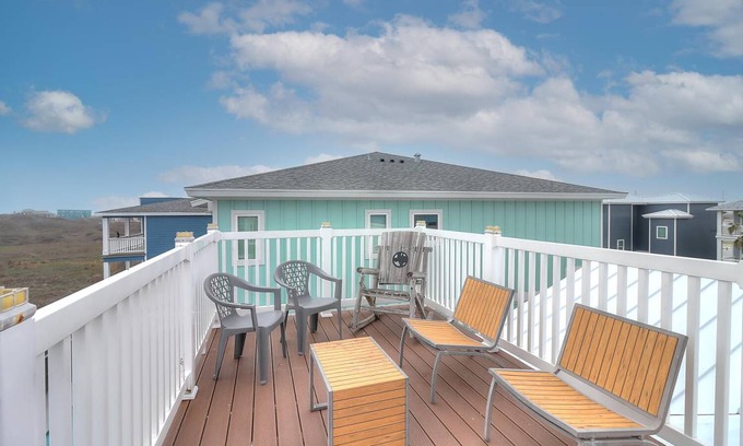 Safe Harbor House | 223 m² House ∙ 4 bedrooms ∙ 12 guests