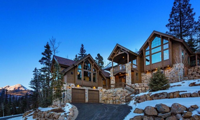 Purgatory House | 227 Sultan Drive