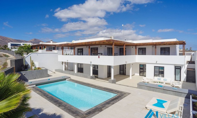 Puerto Calero Villa | 232 - Vista Del Mar (LH232)