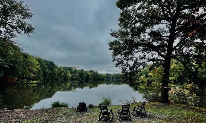 Middletown House | #24 *Serenity* A Lakefront Cottage Retreat