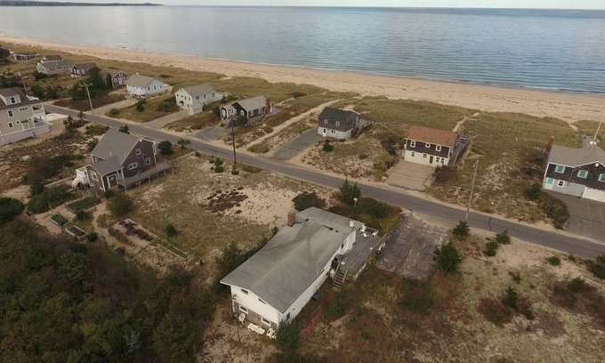 Sagamore Beach Cottage | 244 Phillips Rd - SD2558